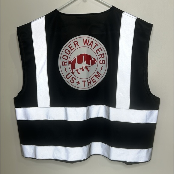 Roger Waters 🐖 Us & Them High Visibility Cropped Crew Vest Memorabilia Top XL - Picture 5 of 16